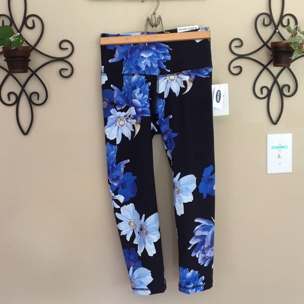 Old Navy Legging Capri Size S Adorable Floral